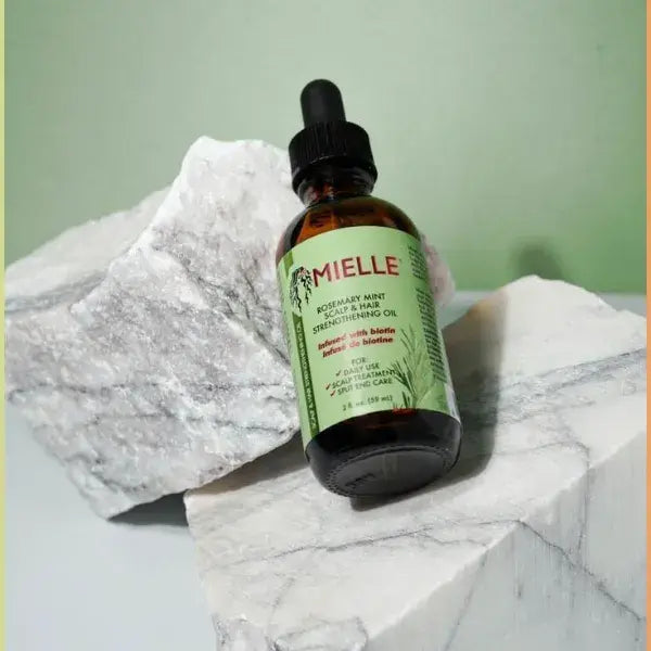 Aceite de romero| combate la caída y estimula el crecimiento del cabello
